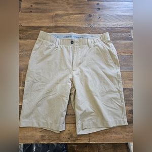 NWOT - Under Armour golf shorts